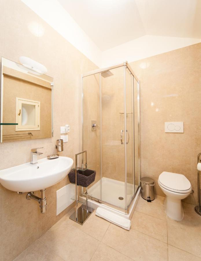 Palazzo Marigliano - Serviced Apartments Napoli Bagian luar foto