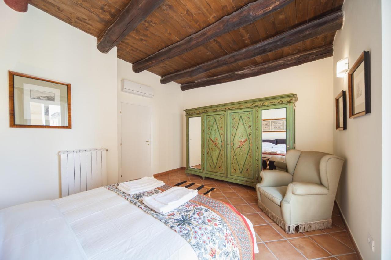 Palazzo Marigliano - Serviced Apartments Napoli Bagian luar foto
